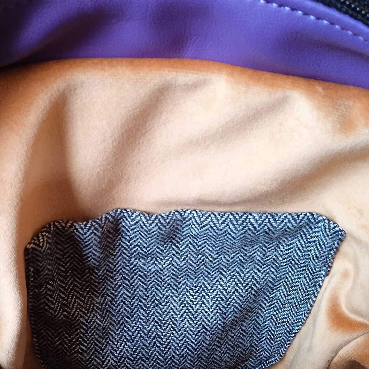 Ricicli Design Borse Borsa zaino Fico n°06 viola melanzana e arancio impermeabile