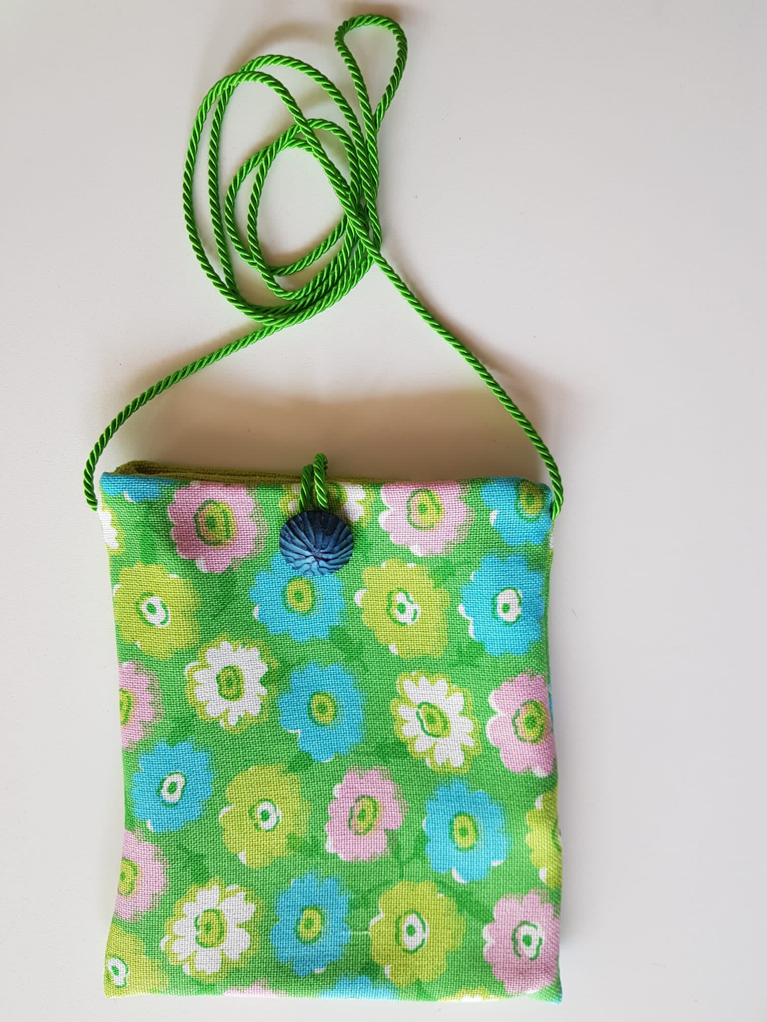 Borseggi Tibetane Tibetana con bottone Fiori Pop verde borsina