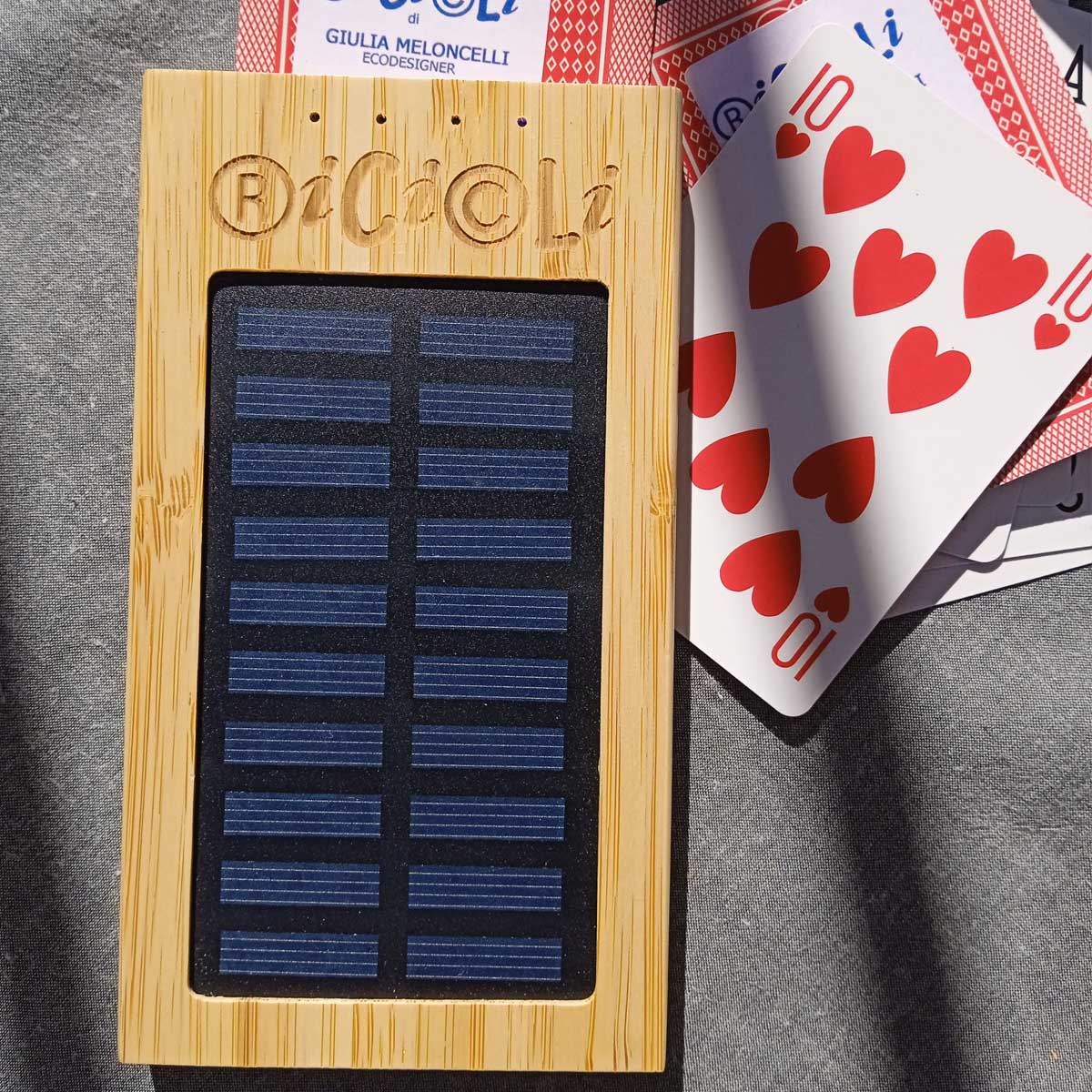 Ricicli Design Borse Power Bank solare in bambù