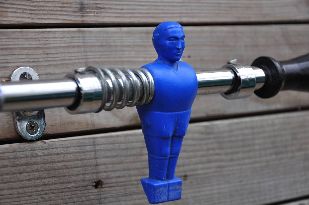 Ricicli Design Casa Attaccapanni Balilla Blu, 1 Omino attaccapanni da parete