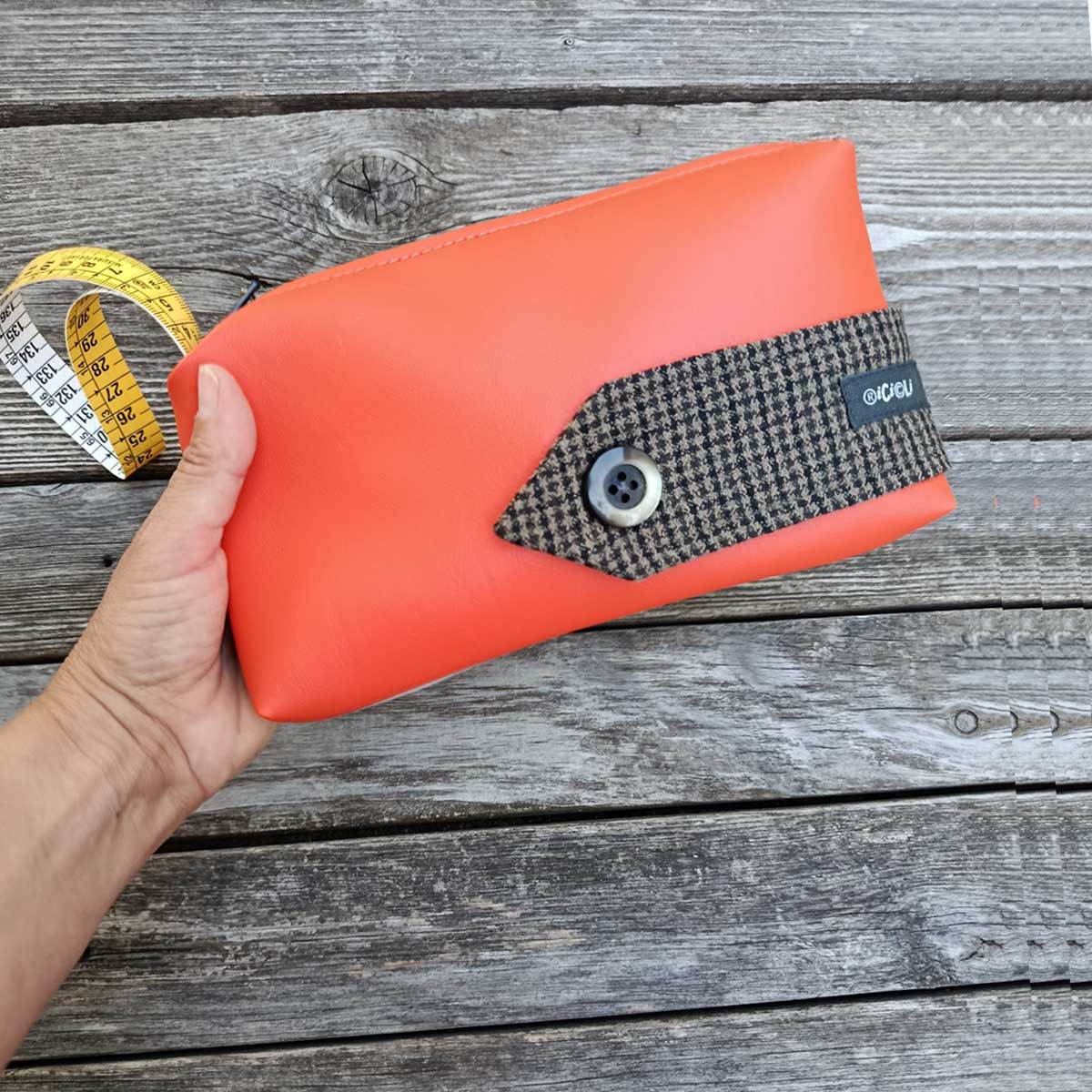 Ricicli Design Borse Metro n°03 pochette arancione lavabile