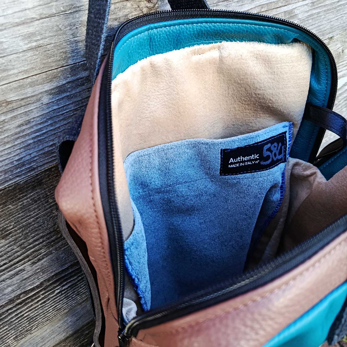 Ricicli Design Borse Zaino Ganzo n°05 zaino turchese e marrone in pelle recuperata