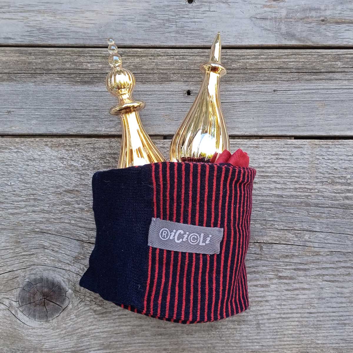 Ricicli Design Accessori Guanticalza lunghi n°03 guanti righe rosse blu