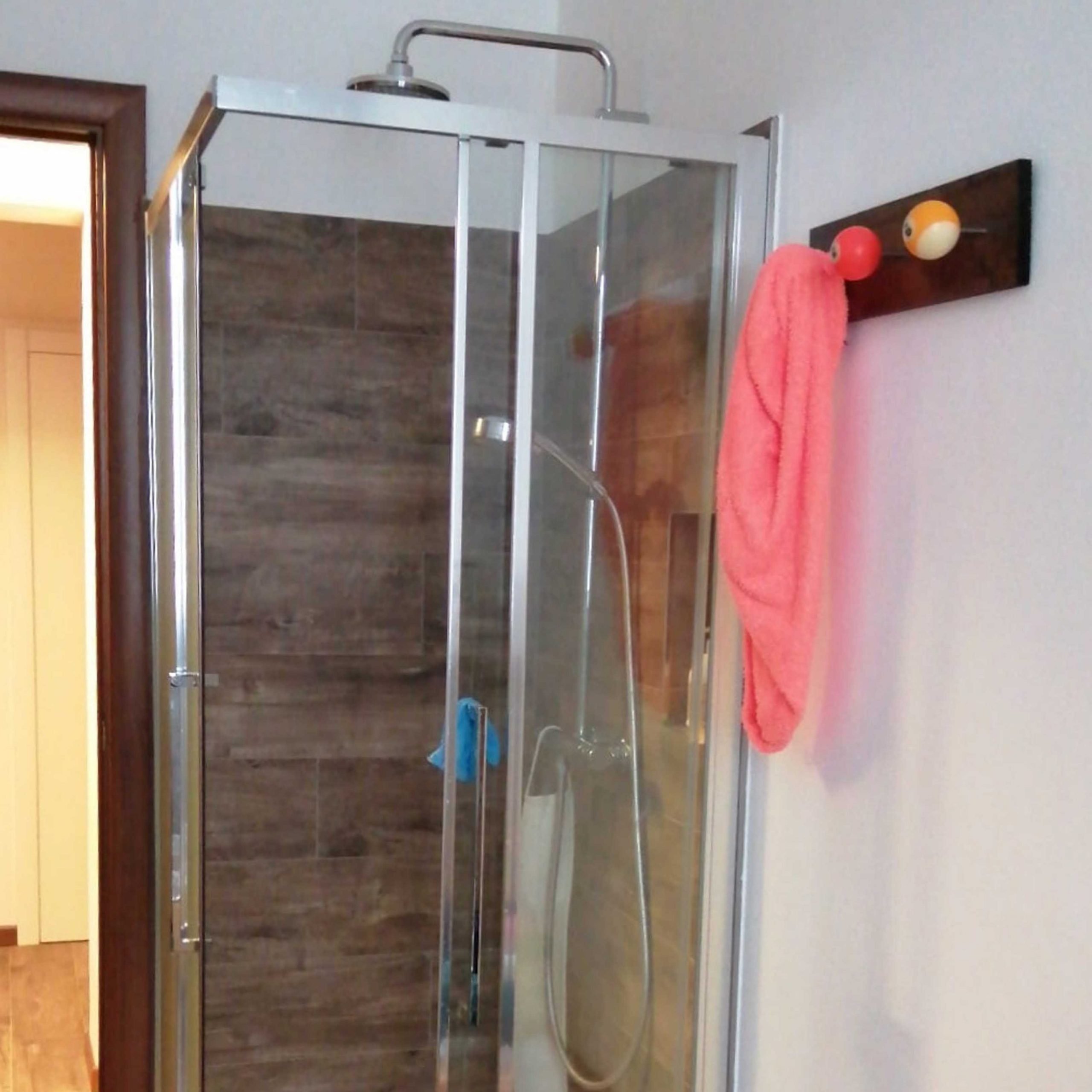 Ricicli Design Casa Attaccapanni Biliardo 3 Palline su Legno Scuro