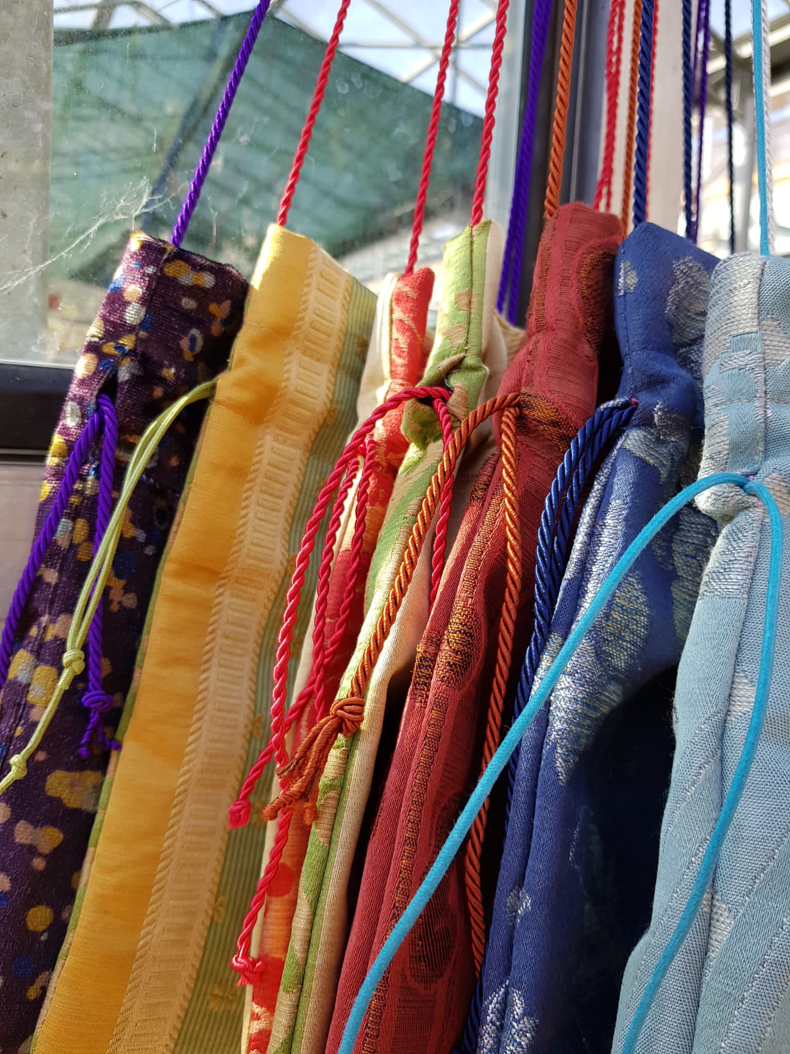 Borseggi Tibetane Tibetana Coulisse 02 borsa