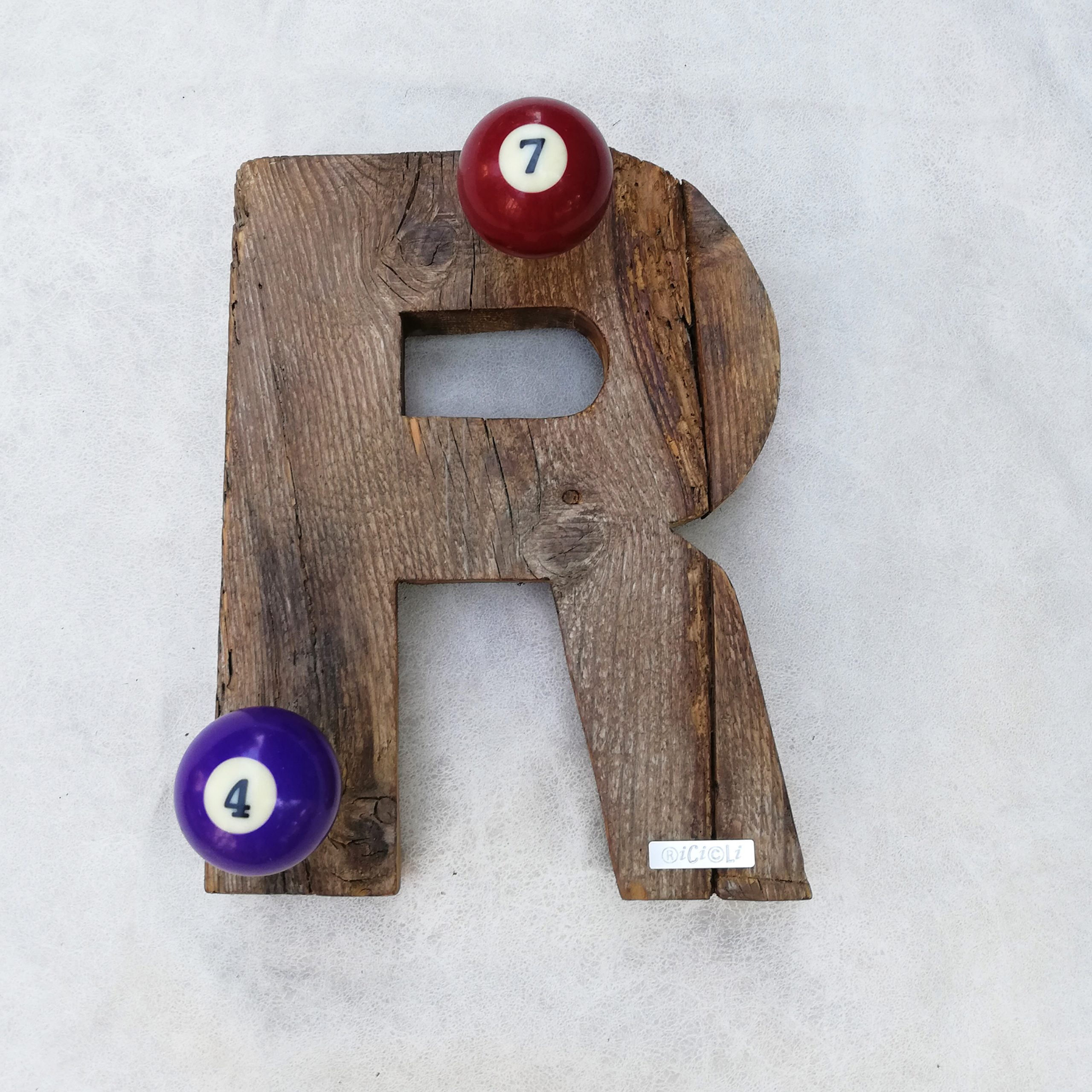Ricicli Design Casa Attaccapanni lettera R appendiabiti in legno recuperato