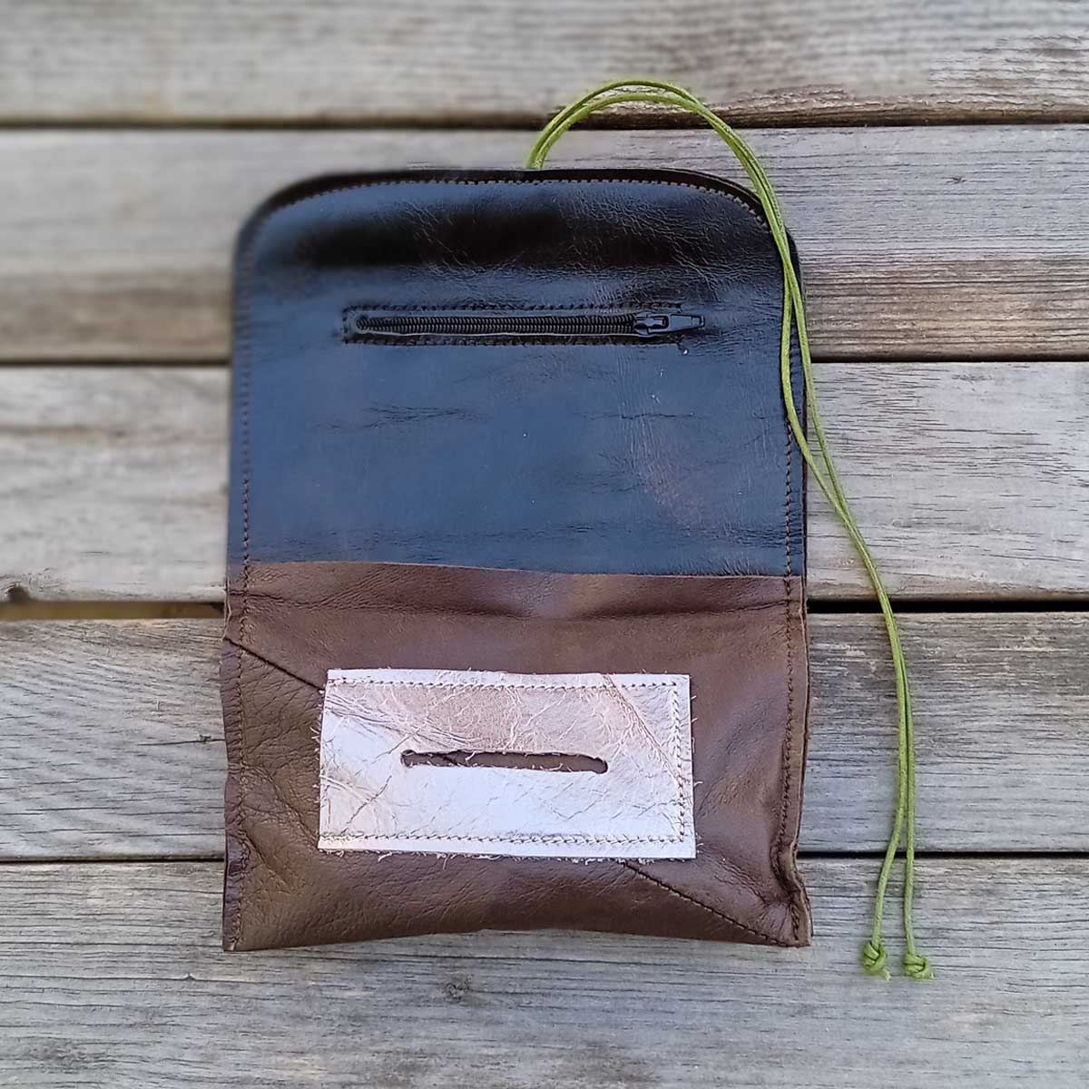 Ricicli Design Accessori Porta tabacco n°05 in pelle recuperata