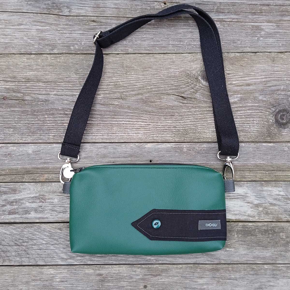 Ricicli Design Borse Pochette Lupin n°04 pochette verde con tracolla nera
