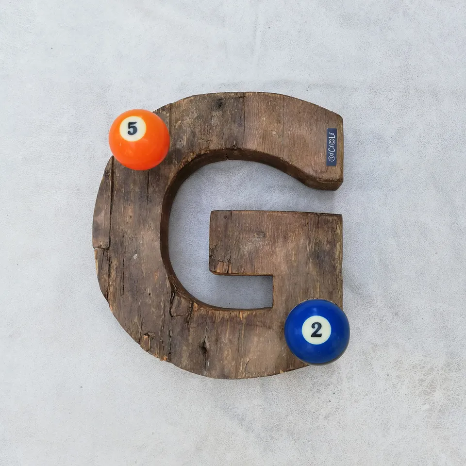 Ricicli Design Casa Attaccapanni lettera G in legno recuperato