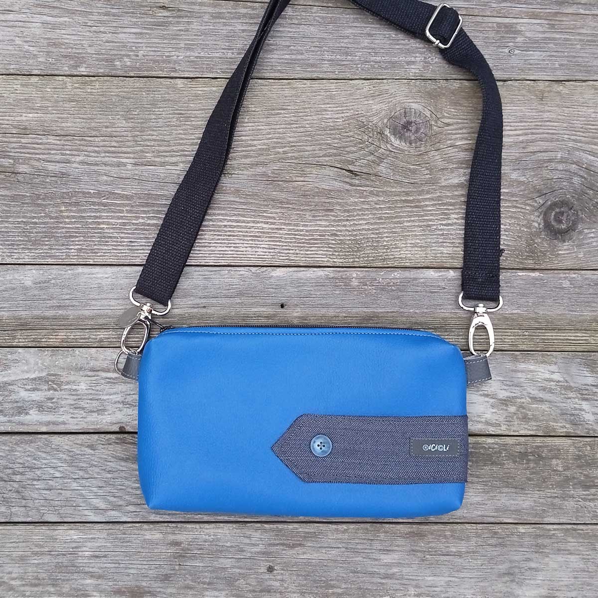 Ricicli Design Borse Lupin n°08 pochette bluette con tracolla nera