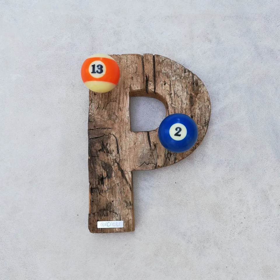 Ricicli Design Casa Attaccapanni lettera P in legno recuperato