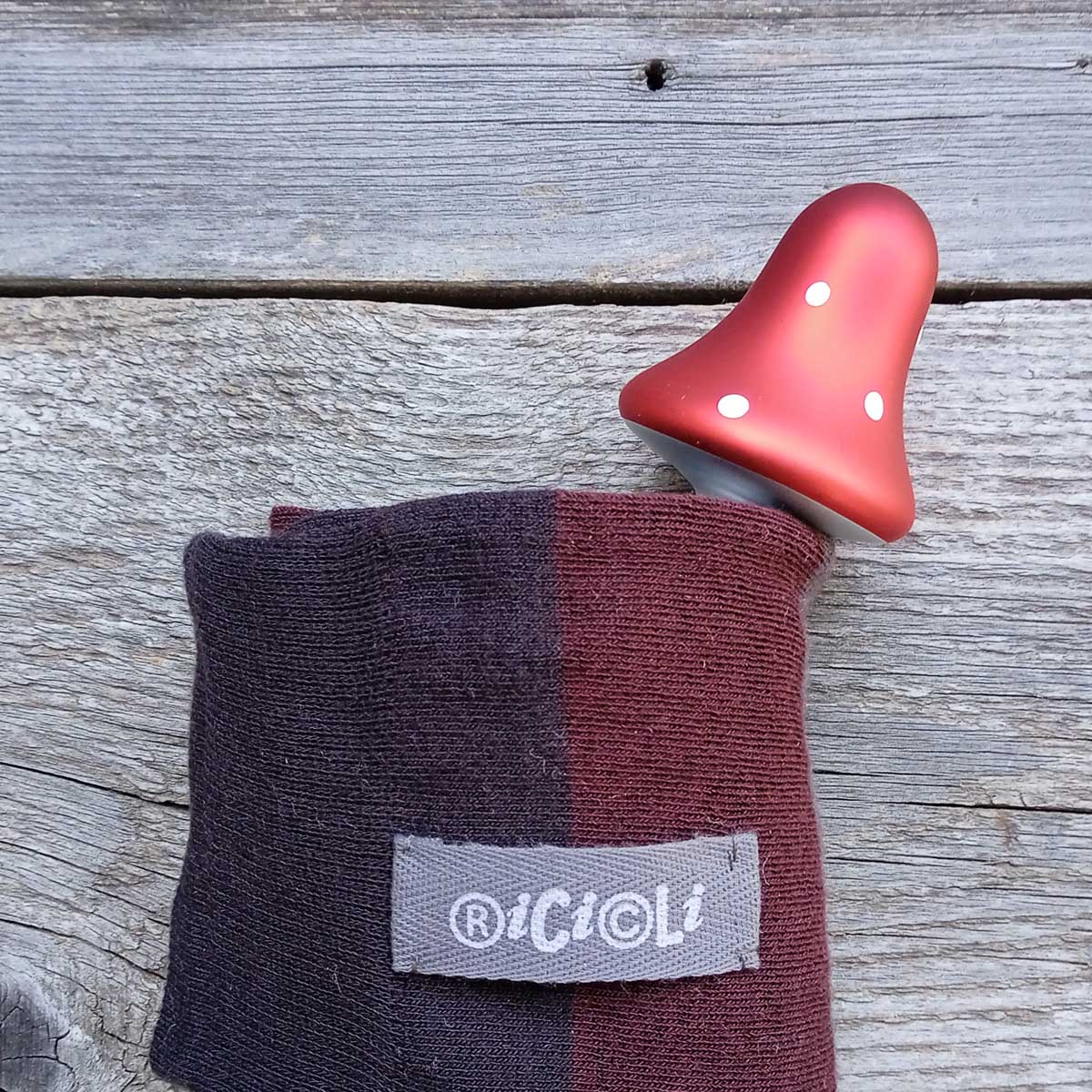 Ricicli Design Accessori Guanticalza lunghi n°06 guanti prugna