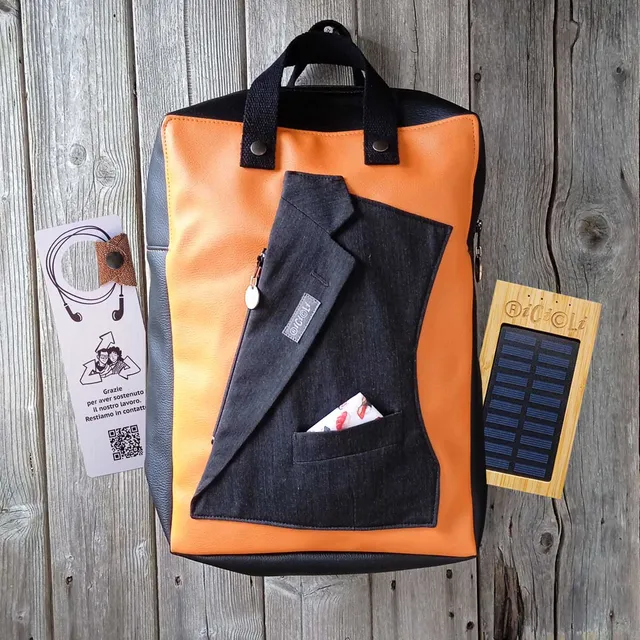 Ricicli Design Borse Zaino Apollo n.07 nero arancione con power bank solare