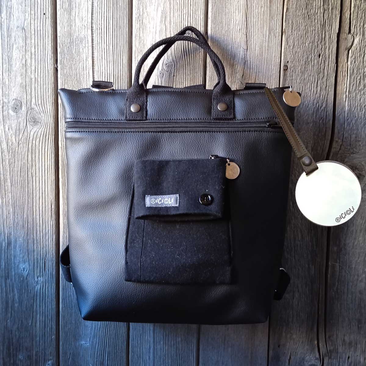 Ricicli Design Borse Cinno n°01 borsa zaino nera multitasche