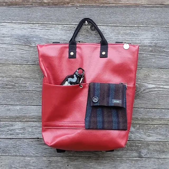 Ricicli Design Borse Greta n°02 borsa zaino rossa in pelle rigenerata