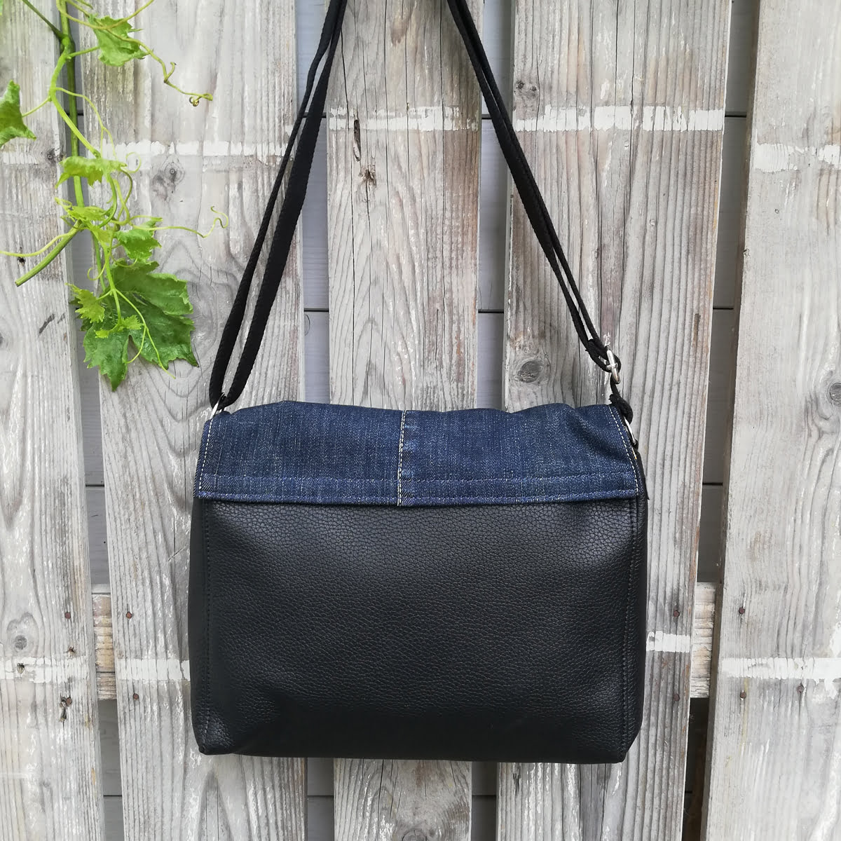 Ricicli Design Borse Borsa TAKA nera a tracolla con pattina intercambiabile