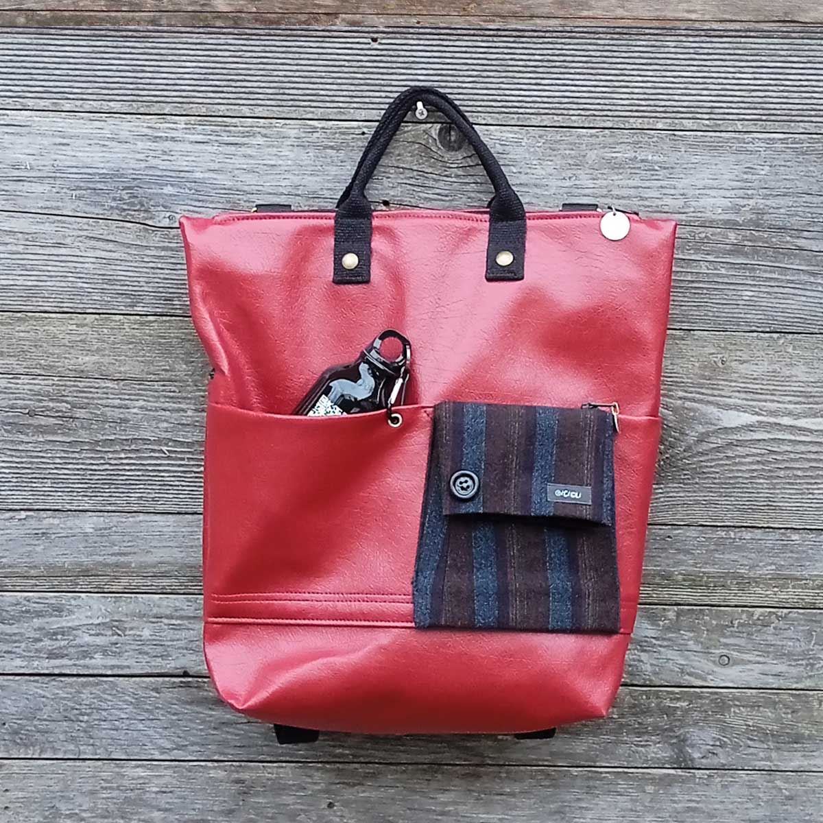 Ricicli Design Borse Greta n°02 borsa zaino rossa in pelle rigenerata