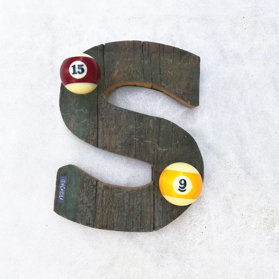 Ricicli Design Casa Attaccapanni lettera S in legno recuperato