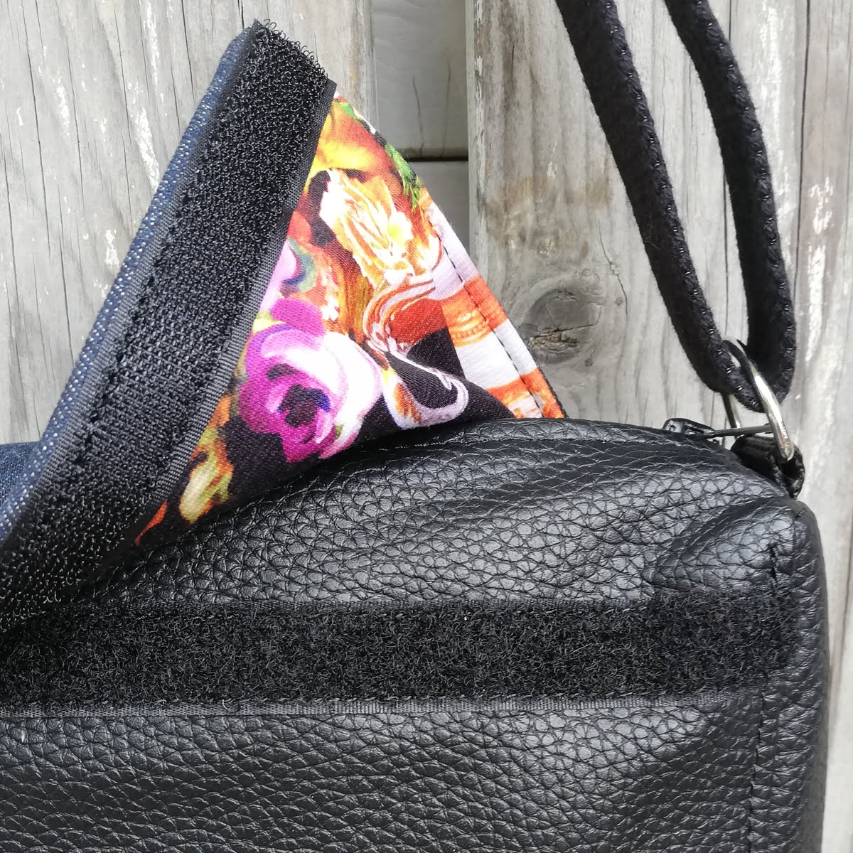 Ricicli Design Borse Borsa TAKA nera a tracolla con pattina intercambiabile