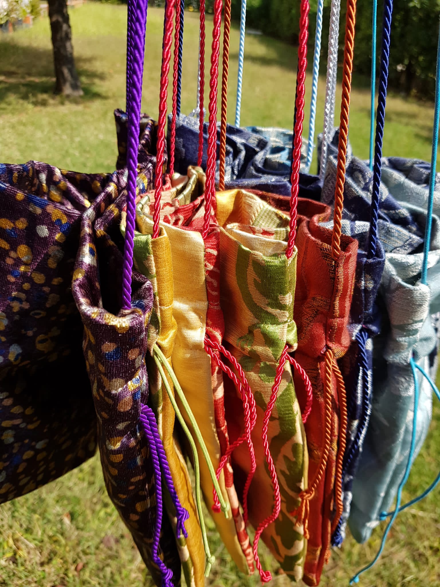 Borseggi Tibetane Tibetana Coulisse 02 borsa