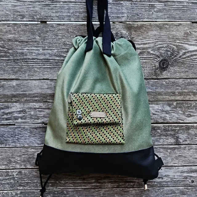 Ricicli Design Borse Zaino Smart n°03 zaino verde pelle nera