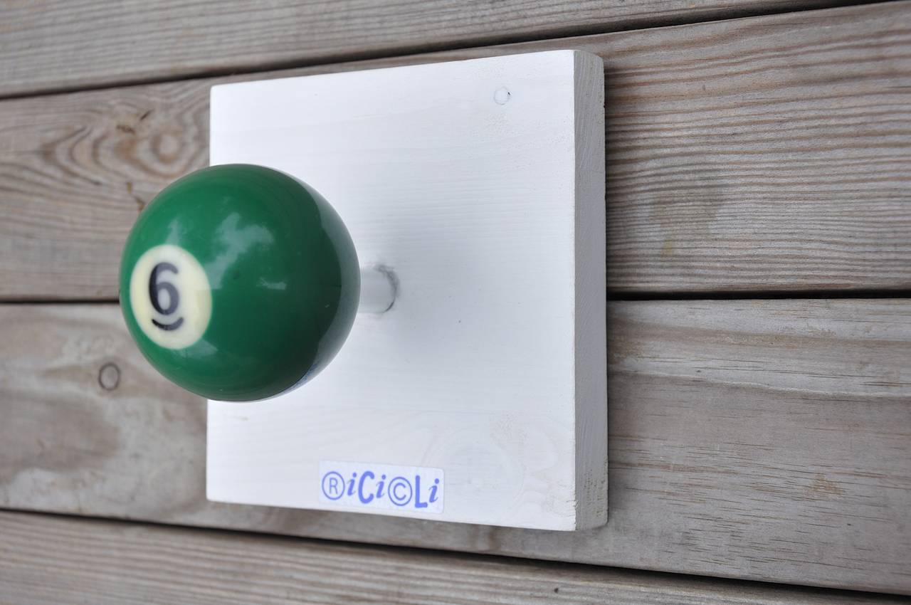 Ricicli Design Casa Attaccapanni Biliardo 1 Pallina su Legno Bianco